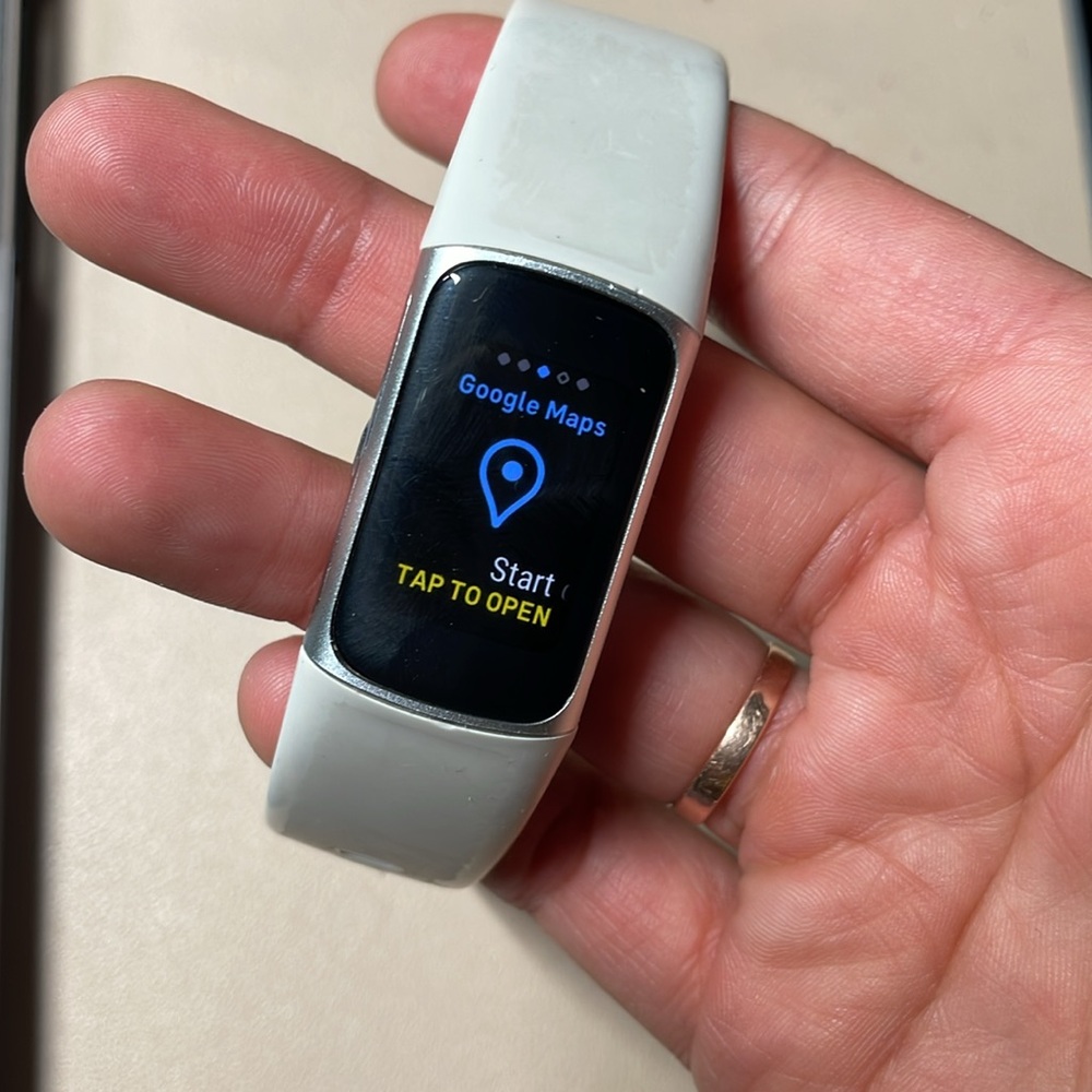 Fitbit Charge 6